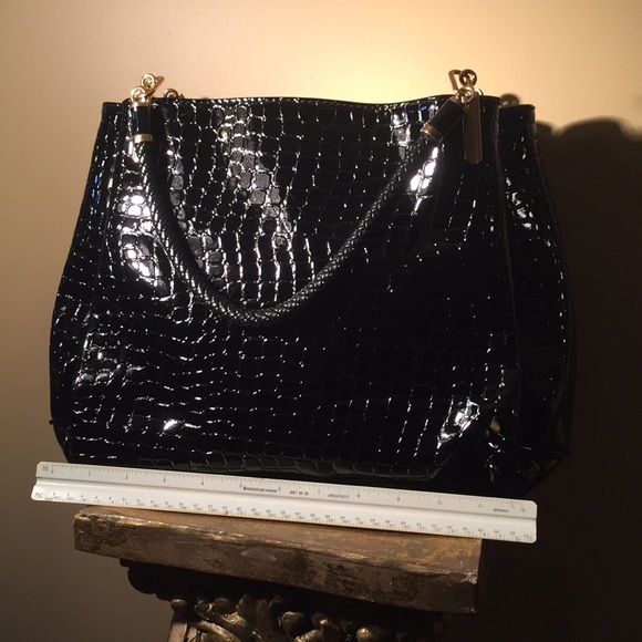 Black new bag gold accents. Multi pocket! - Picture 2 of 5